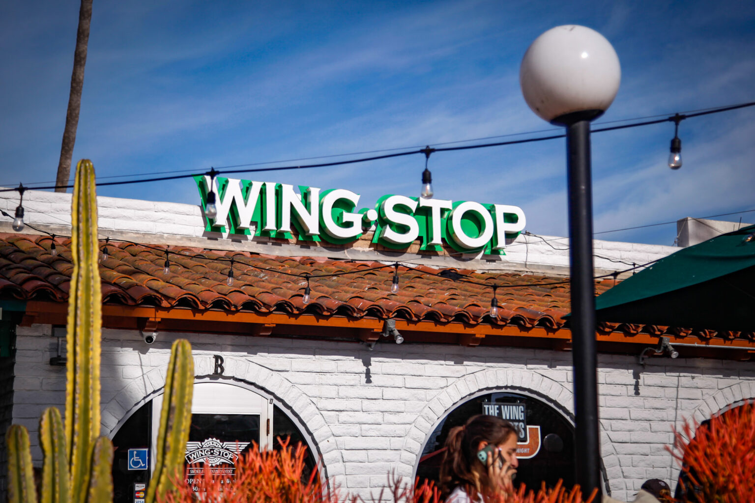 I.V. Wingstop employees walk out en masse on Super Bowl Sunday The